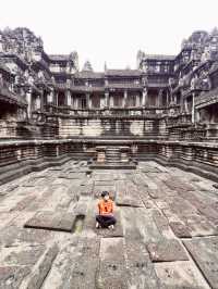 🛕 Hall of a Thousand Gods: Where Cambodia’s Divine Whispers Echo! 🌿