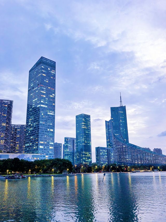 合肥天鵝湖｜暮色時分邂逅城市浪漫天際線