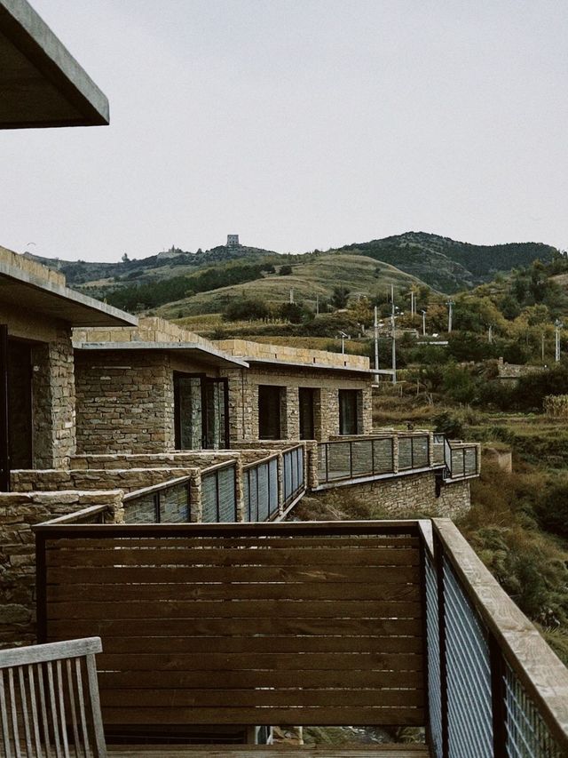 懸崖上的神仙民宿讓我在清水河躺平一整天！