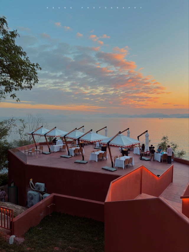 深圳松善｜住進紅牆藍海間的隱世美學度假地