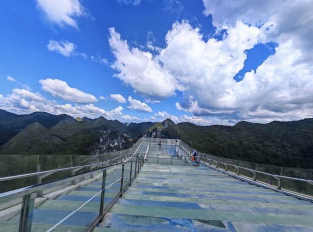 地心跳躍·探秘天坑