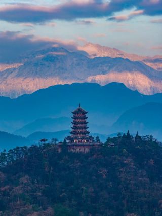 춘절 두장옌, 전세차로 보물 명소를 누비다