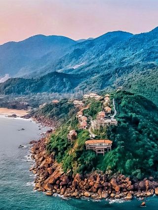Lan Khoa Banyan Tree in Central Vietnam: A Masterpiece of Nature's Careful Crafting