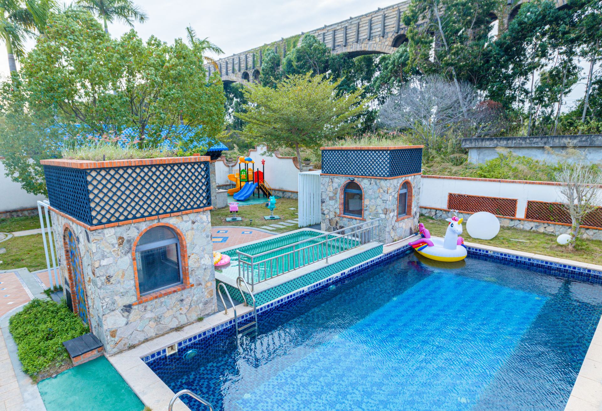 Zhangzhou Jintang Bay team-building hot spring villa is amazing