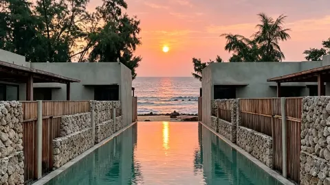Room pool opens straight to the sea, step out and you're on the beach — traveler post in Beihai