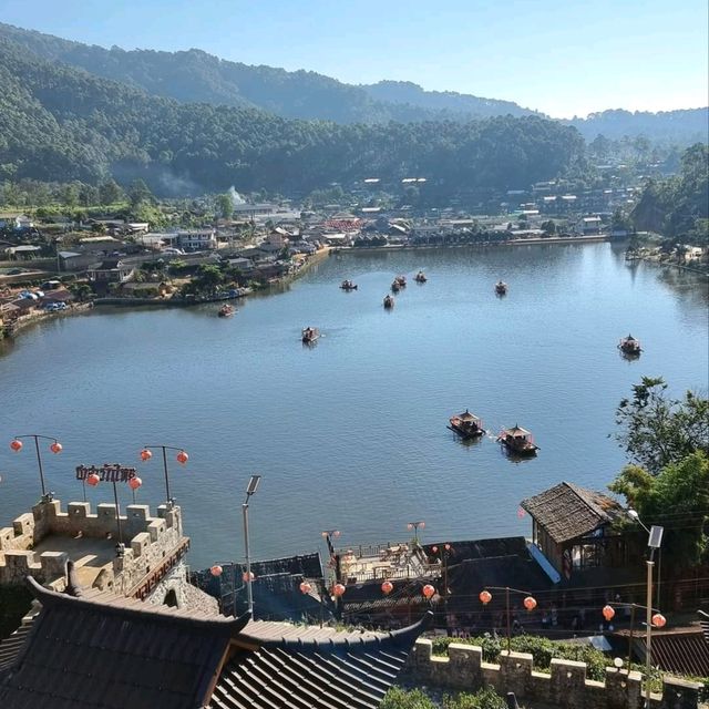 บ้านรักไทย รีสอร์ท ในเมืองปาย