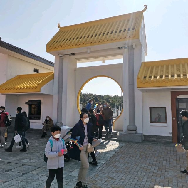 不似預期