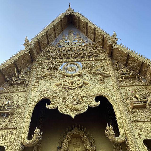 วัดศรีพันต้น วัดสีทองอร่ามงดงามแห่งเมืองน่าน