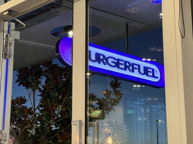 紐西蘭知名連鎖漢堡店Burgerfuel，基督城機場店