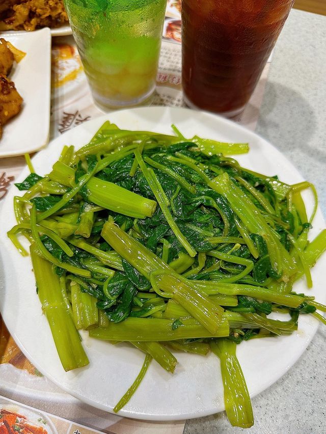 【性價比極高小菜館.脆皮乳鴿🔥】