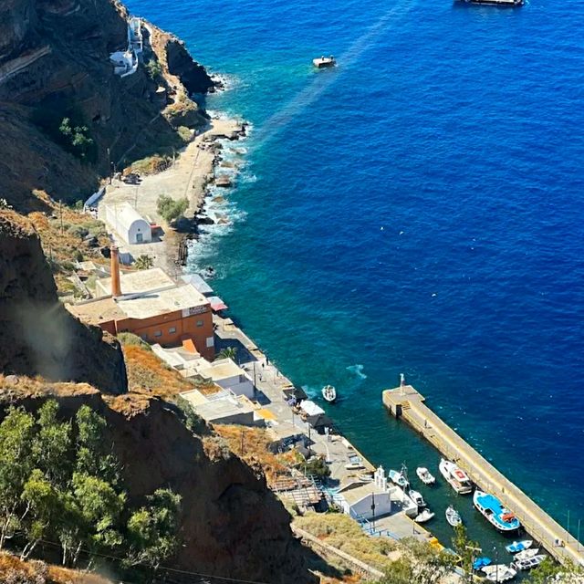 EXPERIENCING THE GONDOLA LIFT IN FIRA!