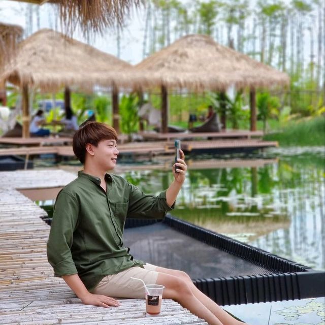 #ชานชาลา 𝙏𝙬𝙚𝙣𝙩𝙮-𝙩𝙬𝙤 𝙘𝙖𝙛𝙚