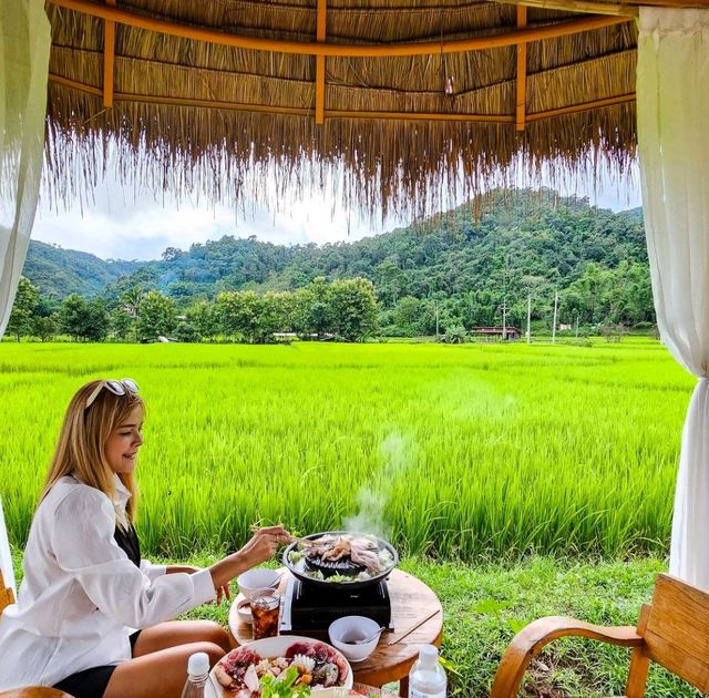 ที่พักสวย ติดริมน้ำมาง วิวท้องนา