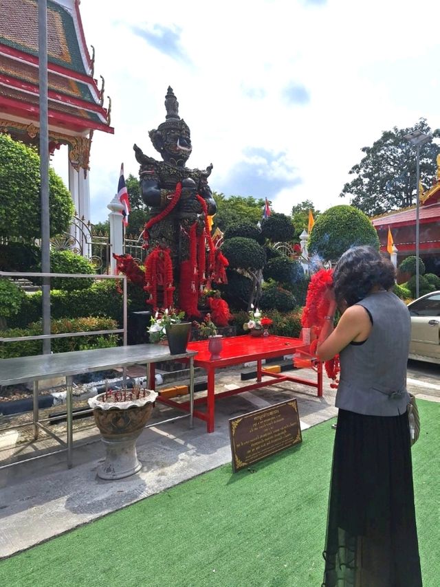 กราบสักการะบูชาองค์ท้าวเวสสุวรรณ​ 🙏