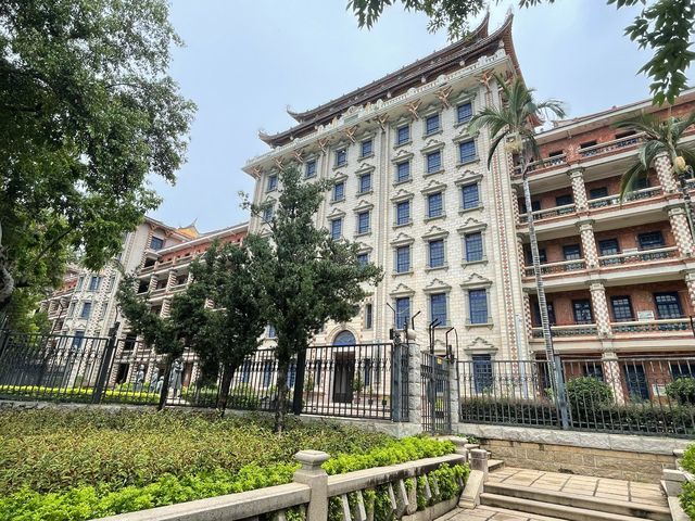 廈門名人陳嘉庚的心血，集美學村鰲園