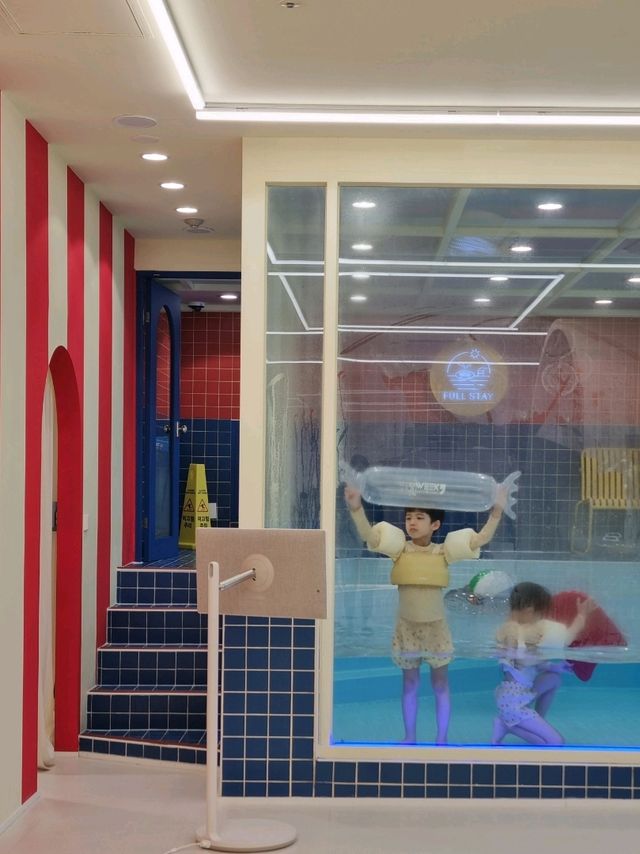 온수풀과 플레이공간이 모두 갖추어진 곳💕