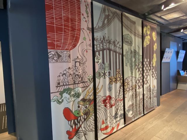 東京・浅草。浅草寺全体を見渡す事ができます『浅草文化観光センター』