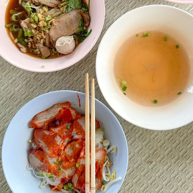 ร้านก๋วยเตี๋ยวเจ๊น้องหน้าซอยวัดโรมัน จันทบุรี🍜