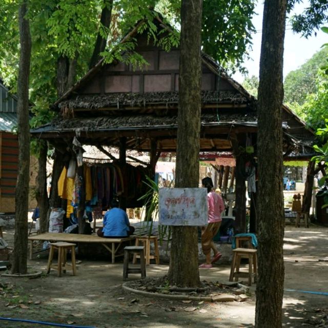 ตลาดไทยย้อนยุคบ้านระจัน