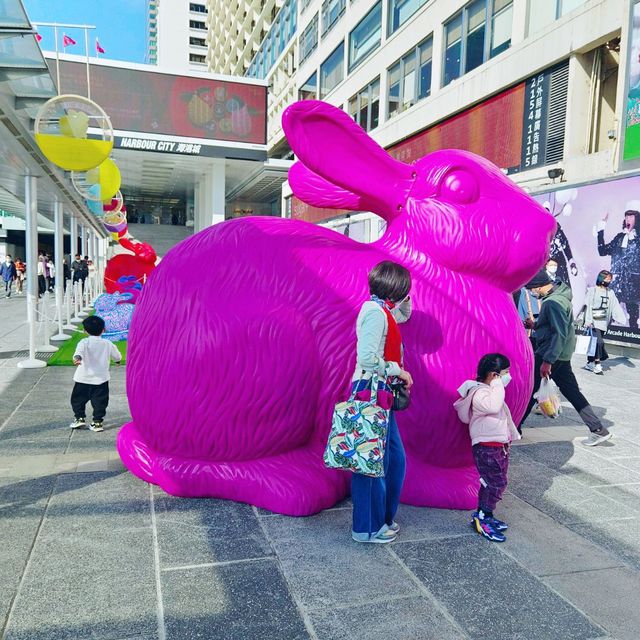兔飛猛進！祥兔獻瑞！香港尖沙咀，海港城！