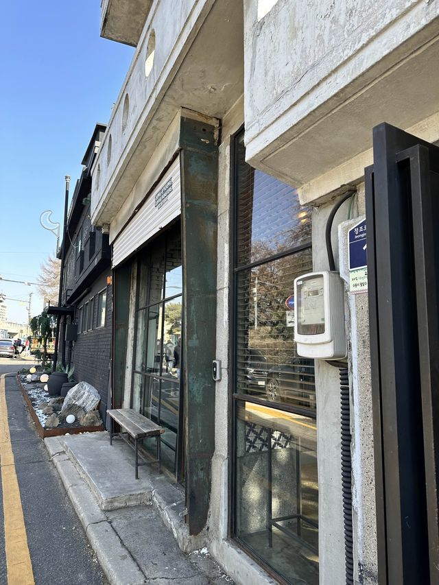 장안문 뷰 커피 맛집, 정지영 커피 로스터즈 장안문점☕️