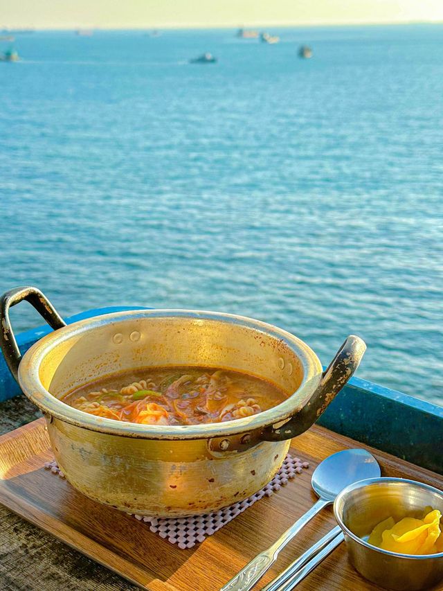 해질녘 바다노을보며 라면 한사발 🍜🌊
