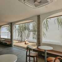 คาเฟ่มินิมอลที่ลำลูกกา  "R HOUSE" 