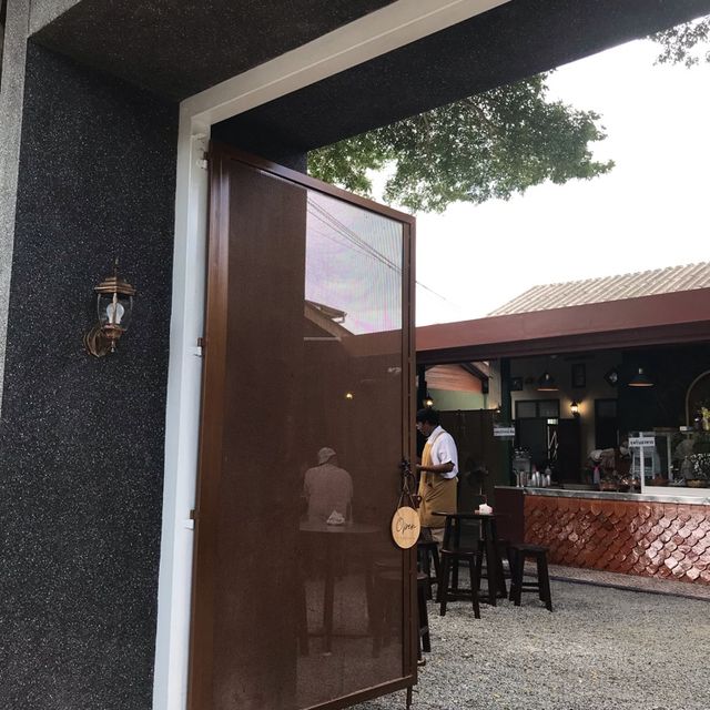 ขนมหวานน้ำตาลไหม้ (ยะลา)