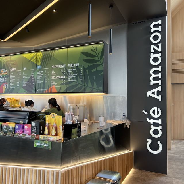 คาเฟ่อเมซอนที่ทั้งใหญ่เเละโคตรสวย