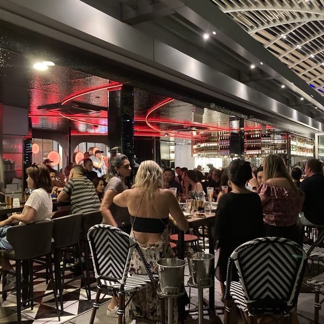 Le Noir - Supper with a view…