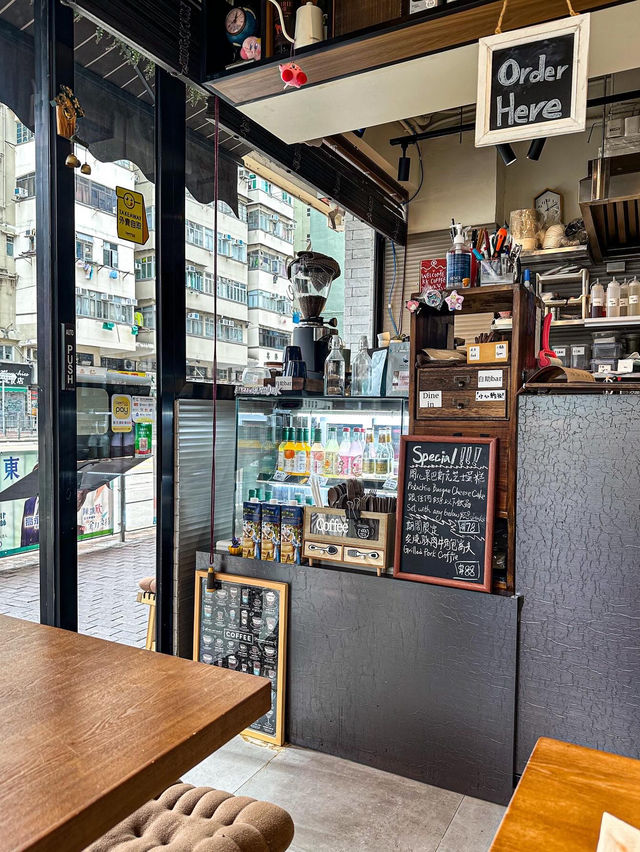 KK Coffee｜舒服感十足Cafe新店🍴拉花造型好有節日氣氛