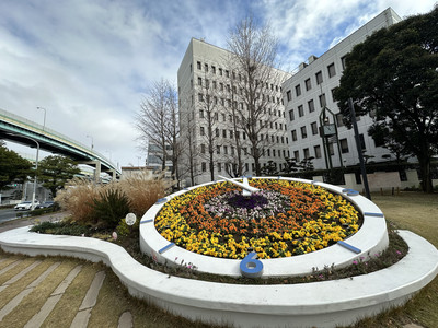福岡・東光。大きな花時計がきれいです『花時計(正興電機製作所本社前