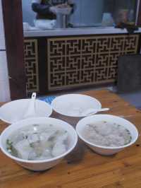 上海朱家角，湯圓好難吃！