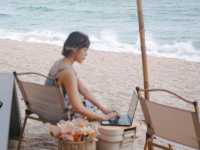 หาดแหลมเจริญ ชายหาดสุดชิคจ.ระยอง