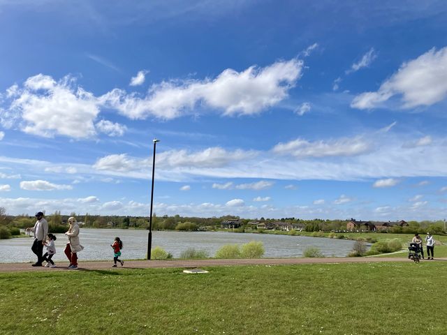 Milton Keynes 兩大湖畔一天遊 @ 春遊英國