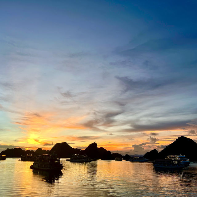 🚢⚓ Cruising through Majestic Halong Bay ⚓🚢
