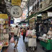 방콕 차이나타운의 대형 로컬 시장, Sampheng Market
