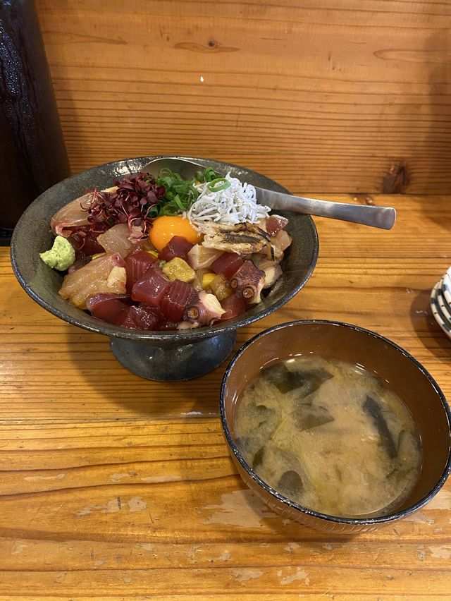 【明石】ランチ「ま」海鮮丼がうまい店