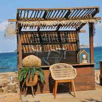 ร้านอาหารเฉลียงลม  ชลบุรี