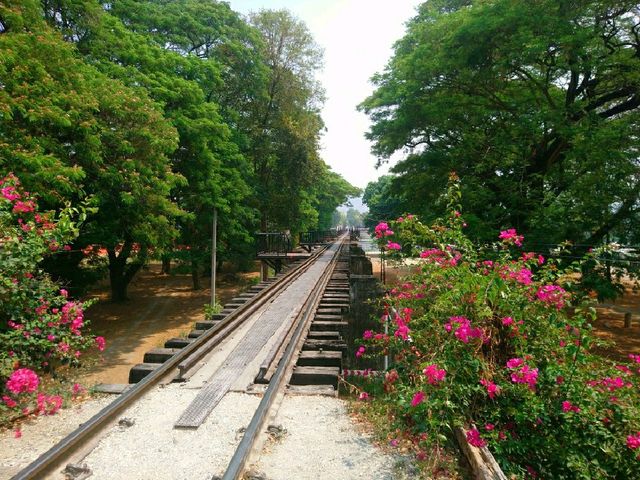 สะพานข้ามแม่น้ำแคว..สะพานประวัติศาสตร์