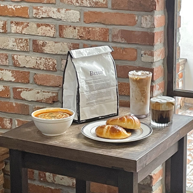 可愛い形の塩パンが食べれるカフェ"beton"🥐✨