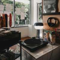MAISON DE LAUQY | A COOL HANGOUT SPOT IN BANDUNG