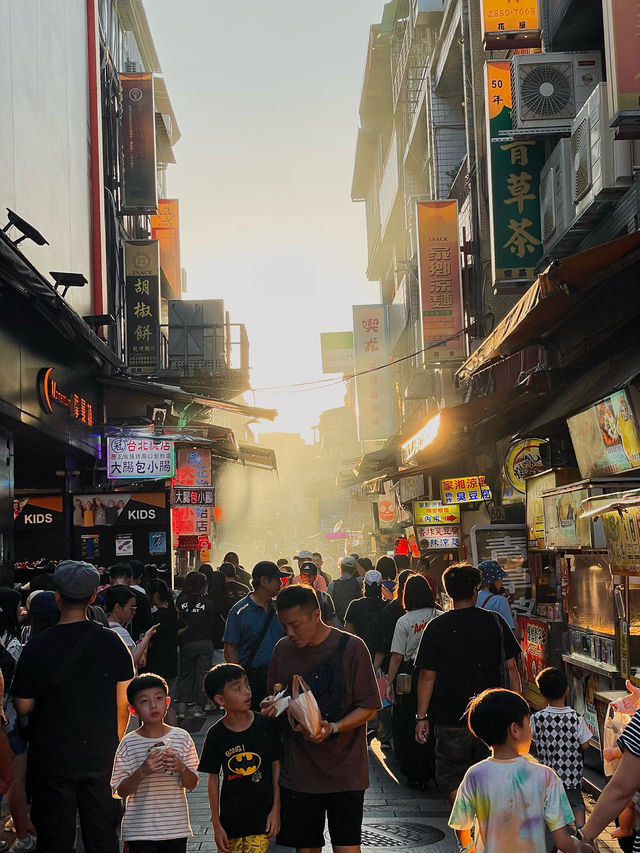 【8月好去處】黃昏下的台北夜市：味蕾的狂歡
