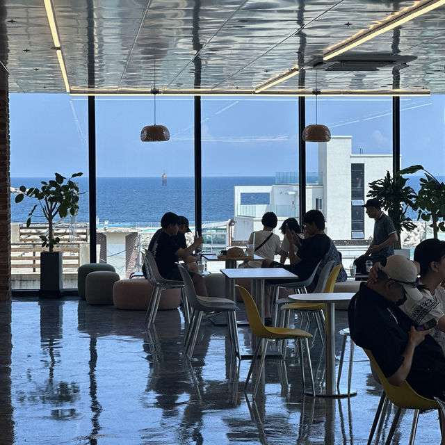 물회로 해변뷰 건물 세운 속초맛집 🐟 속초항아리물회