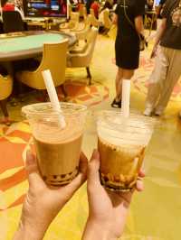 Surprise in MGM Macau 🦁🇲🇴 Free food & drink!