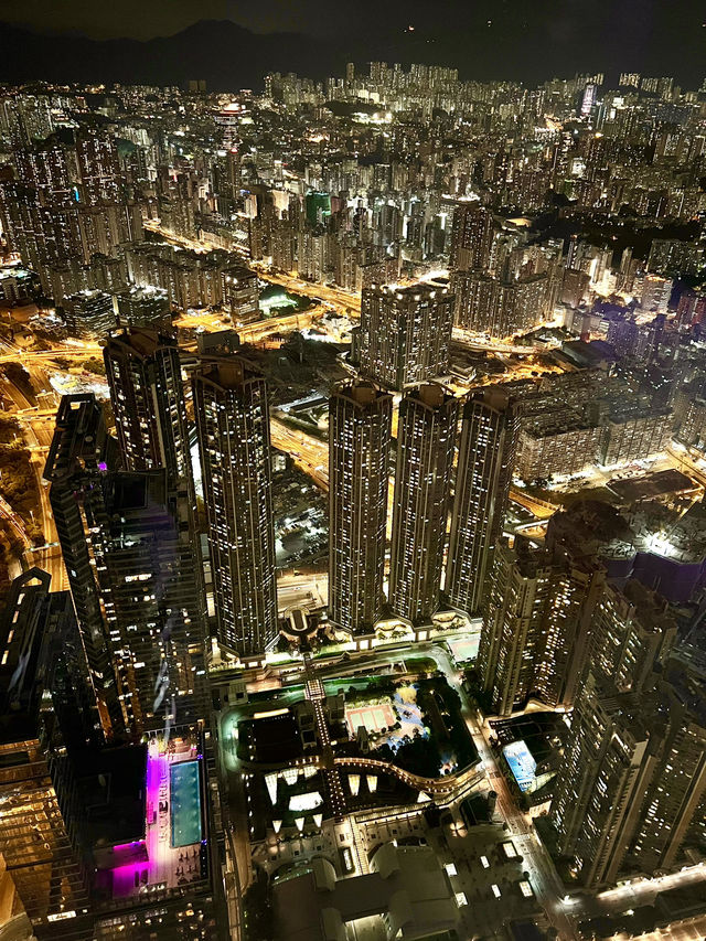 Experience Hong Kong’s urban beauty from Sky 100 Experience Hong Kong’s urban beauty from Sky 100