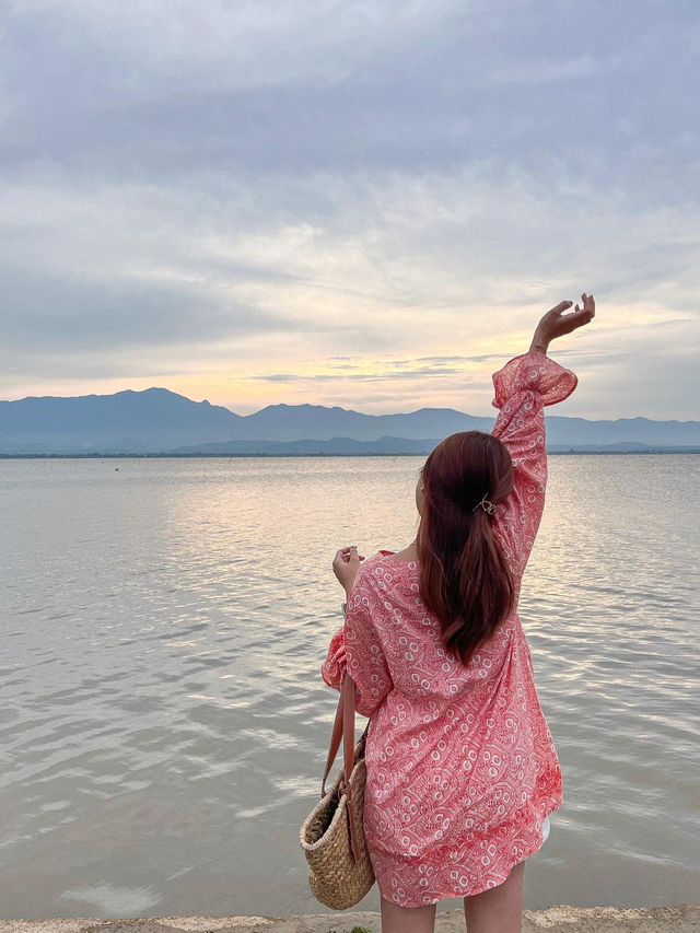 ชมพระอาทิตย์ตกที่กว๊านพะเยา 🌅