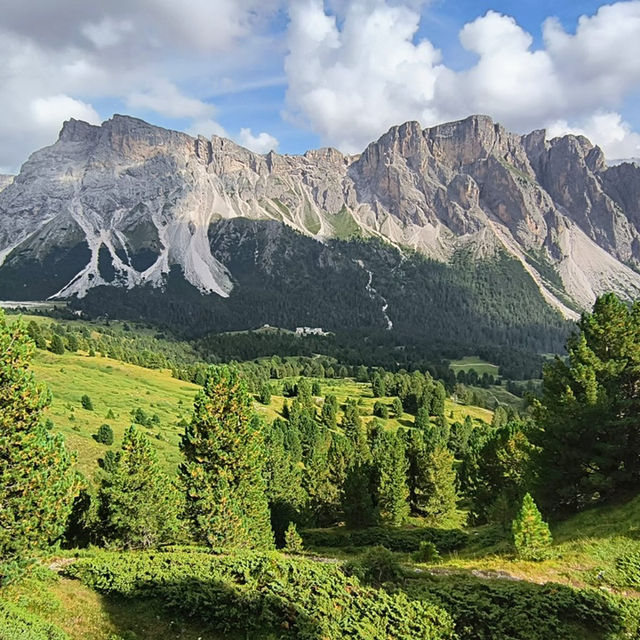 Nature's Masterpiece: Parco Naturale Puez Odle's Dolomitic Splendor