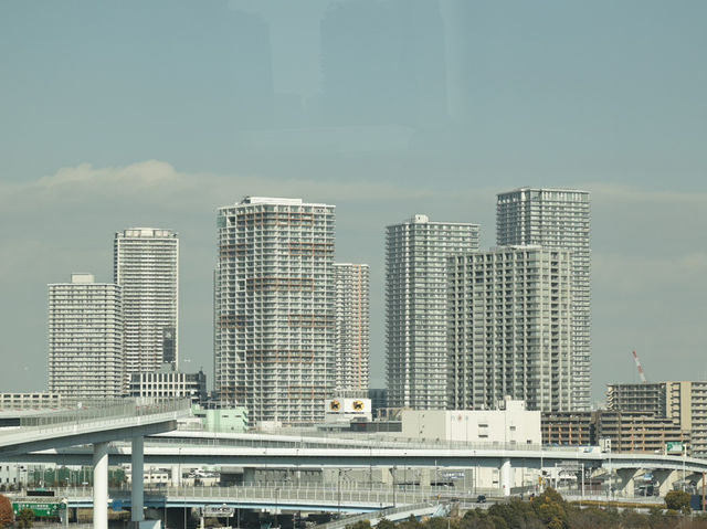 [東京散策] 欣賞東京灣摩登景色的臨海鐵道