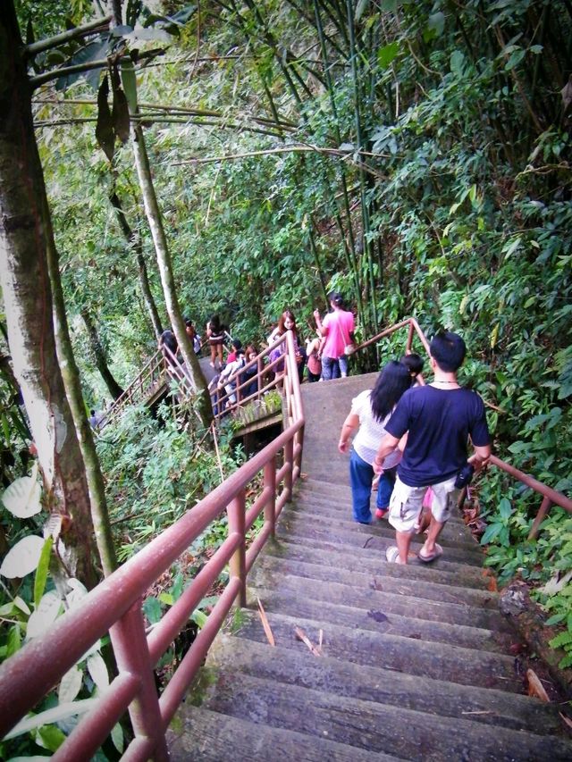 น้ำตกเหวนรก อช.เขาใหญ่